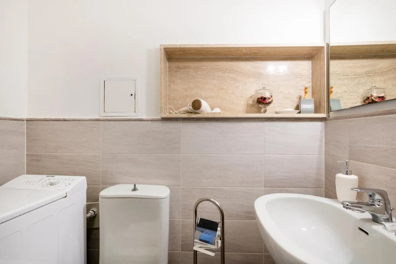 Magnoli & Ponte Vecchio Apartment Florence 0*,  Italy