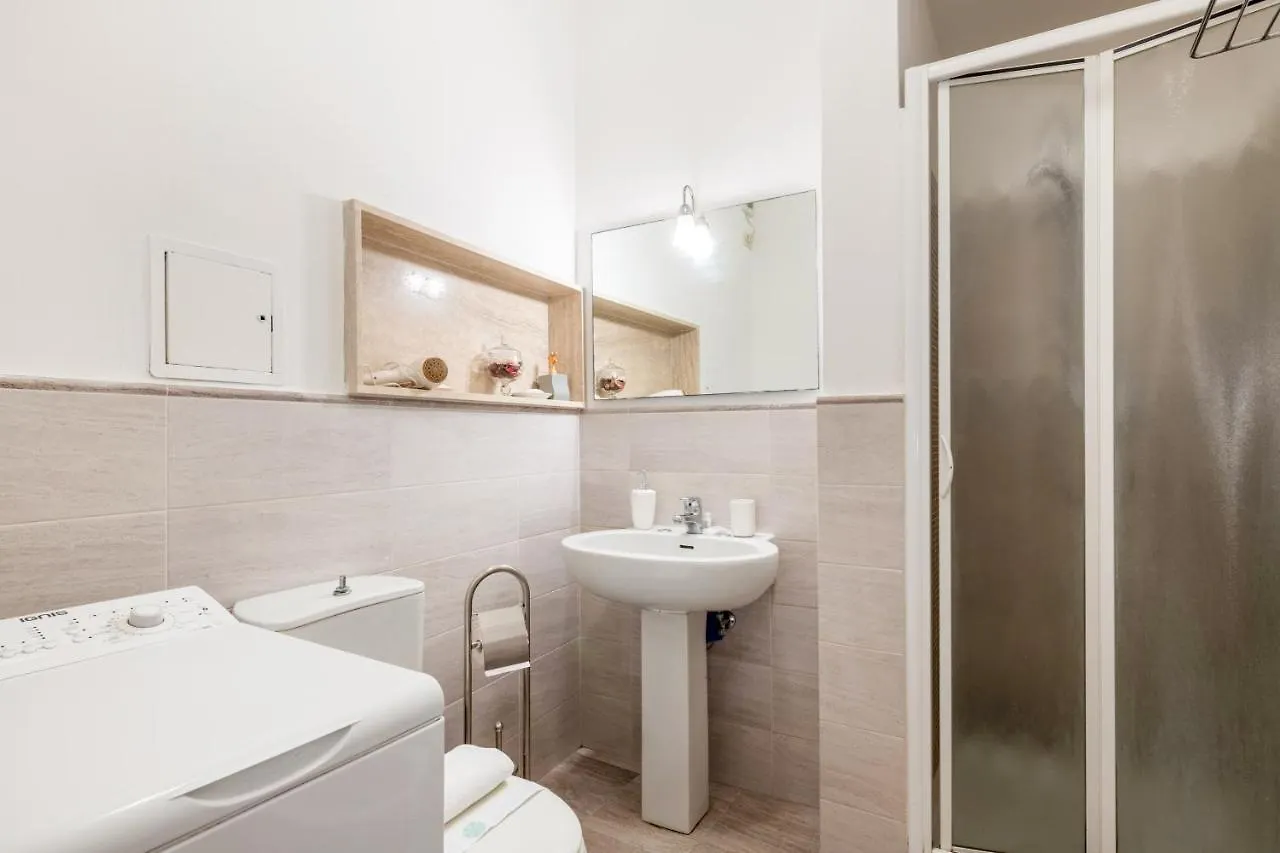 Magnoli & Ponte Vecchio Apartment Florence Italy